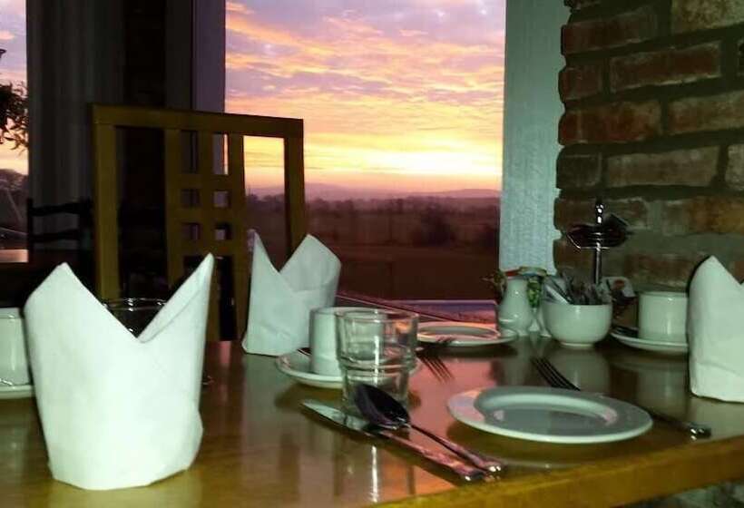 مبيت وإفطار Ardgort Country House