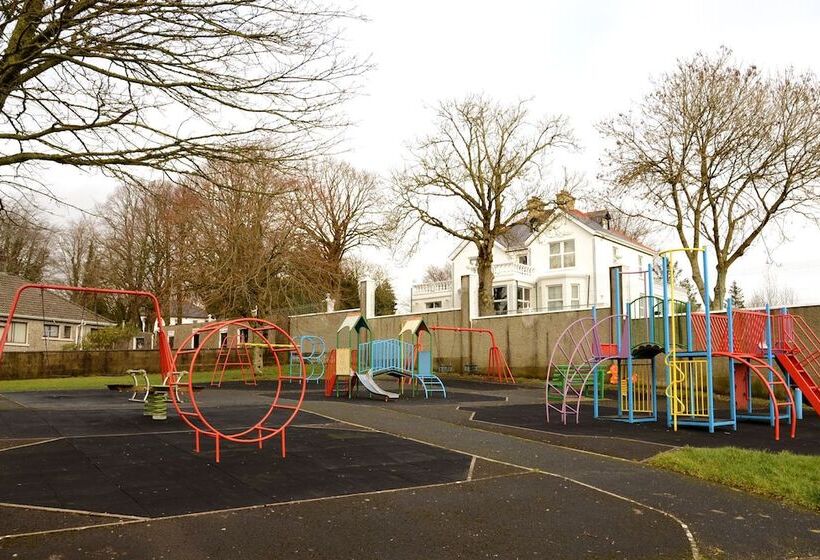 مبيت وإفطار Ardgort Country House