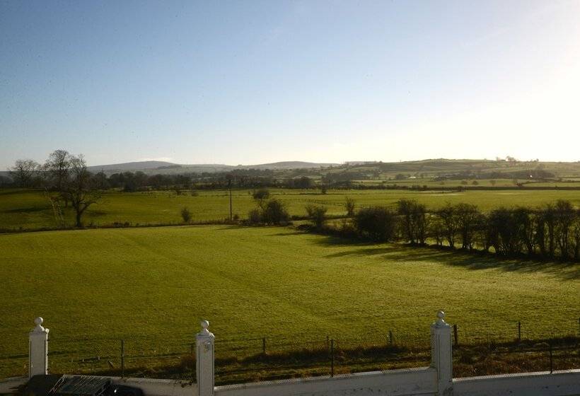 مبيت وإفطار Ardgort Country House