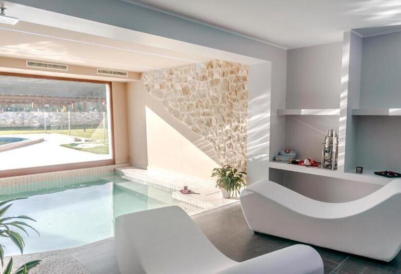 Halanus Hotel And Resort