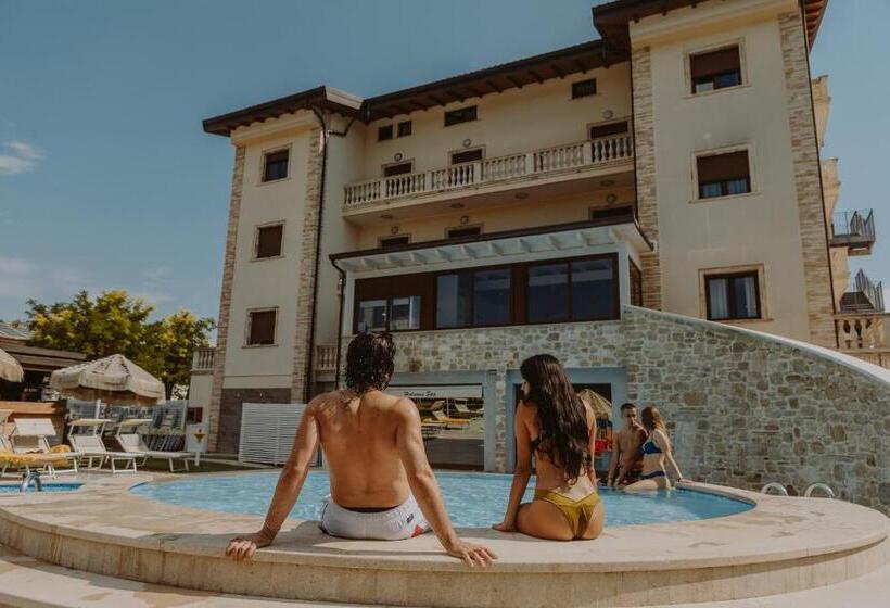 Halanus Hotel And Resort