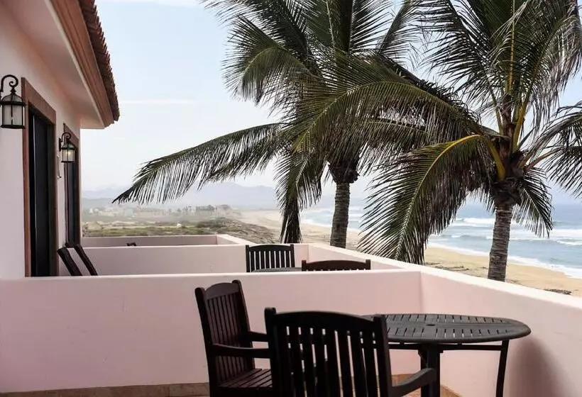 هتل Cerritos Beach Inn