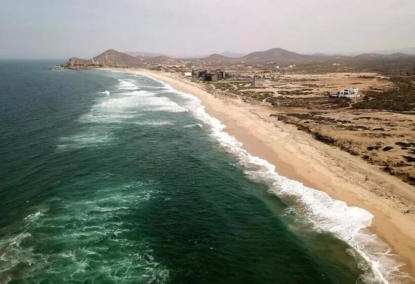 هتل Cerritos Beach Inn