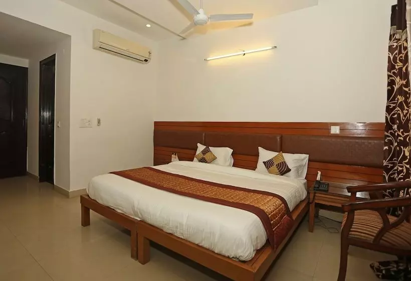 ホテル Oyo Apartments Dlf Phase 4
