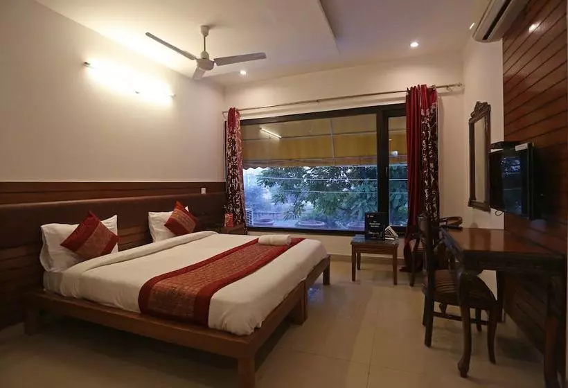 ホテル Oyo Apartments Dlf Phase 4