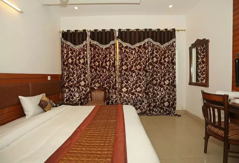 ホテル Oyo Apartments Dlf Phase 4