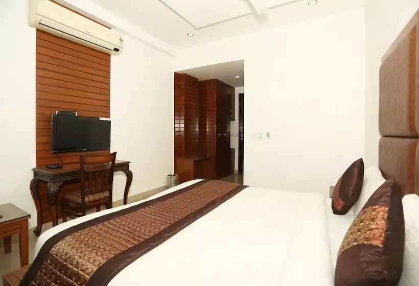 ホテル Oyo Apartments Dlf Phase 4