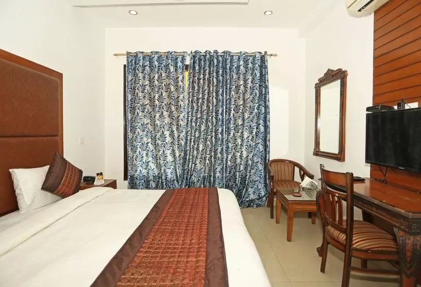 ホテル Oyo Apartments Dlf Phase 4