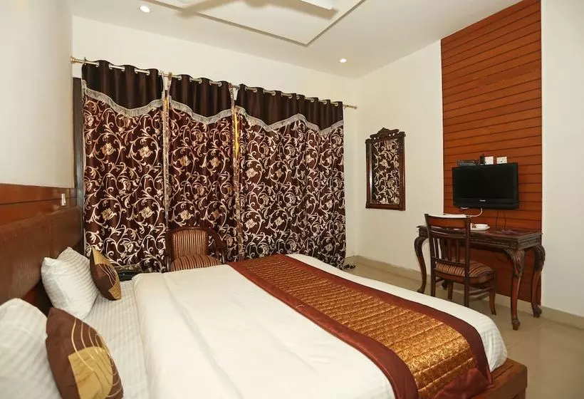 ホテル Oyo Apartments Dlf Phase 4