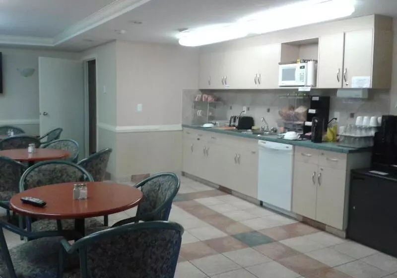 호텔 Stampeder Inn