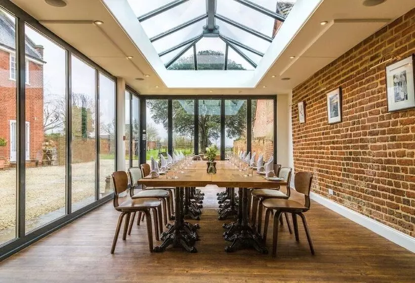 Отель The Bell Inn