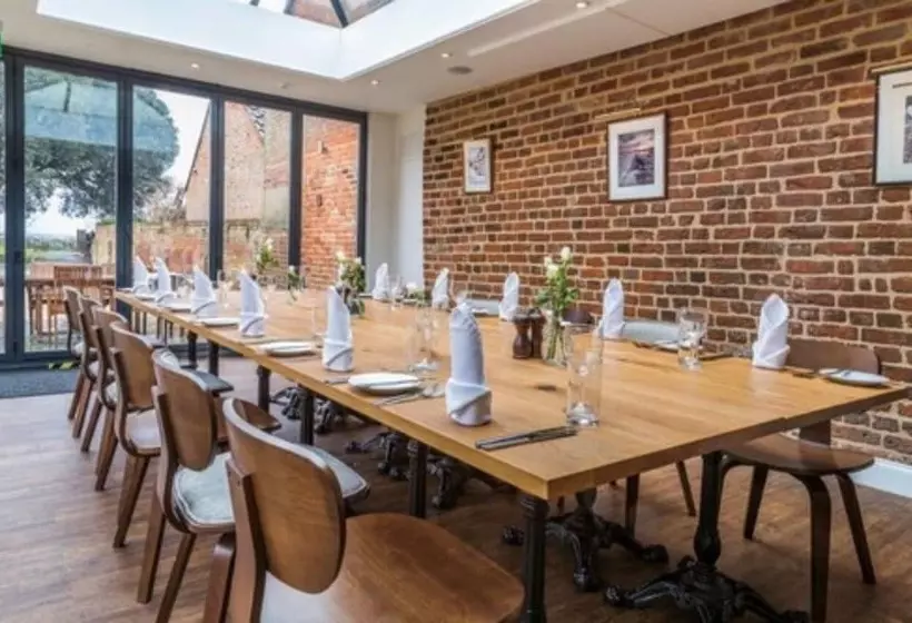 Отель The Bell Inn