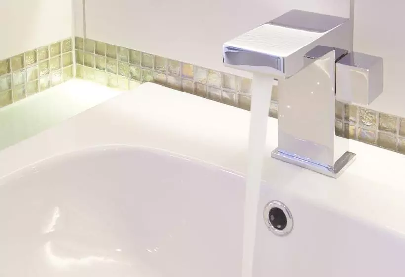 Отель The Bell Inn