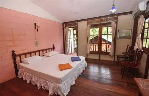 Отель Uphill Cottage