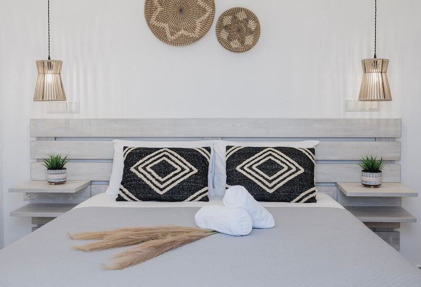 Petros Studios & Suites