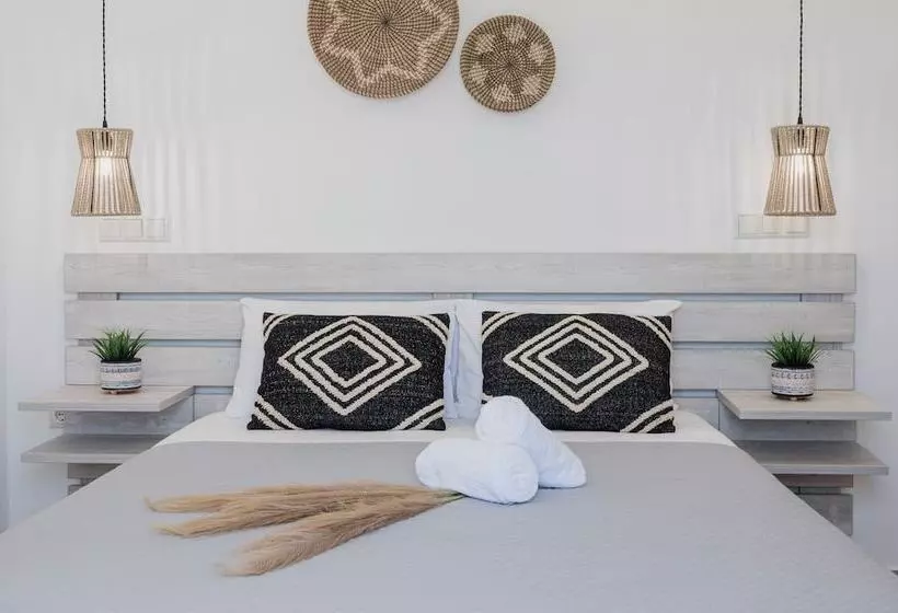 Petros Studios & Suites