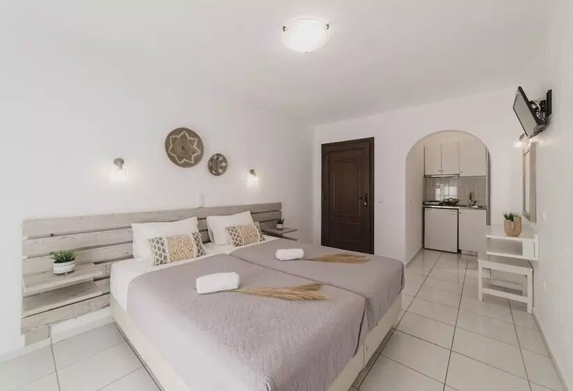 Petros Studios & Suites