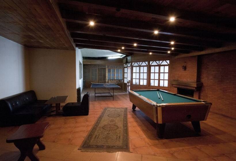 تختخواب و صبحانه Alpine Hotel Cedars