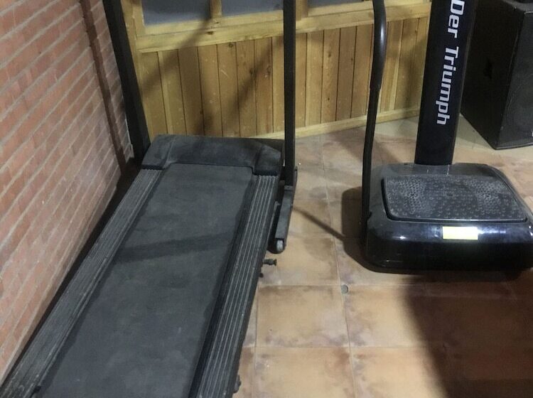 تختخواب و صبحانه Alpine Hotel Cedars