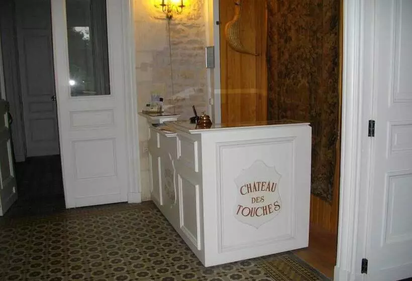 Aamiaismajoitus (B&B) Chateau Des Touches