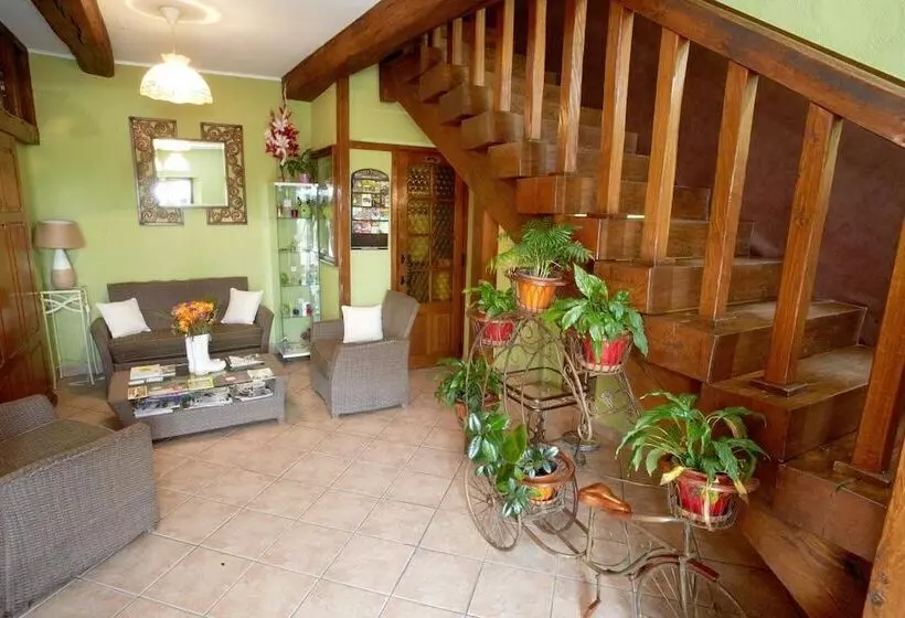 Hotelli Auberge De L Hélix