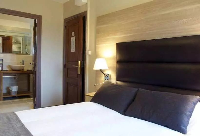 Hotelli Auberge De L Hélix