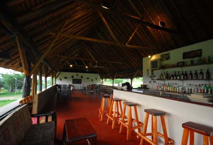 هتل Bwana Tembo Safari Lodge