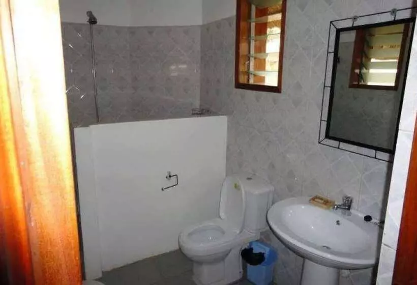 هتل Bwana Tembo Safari Lodge