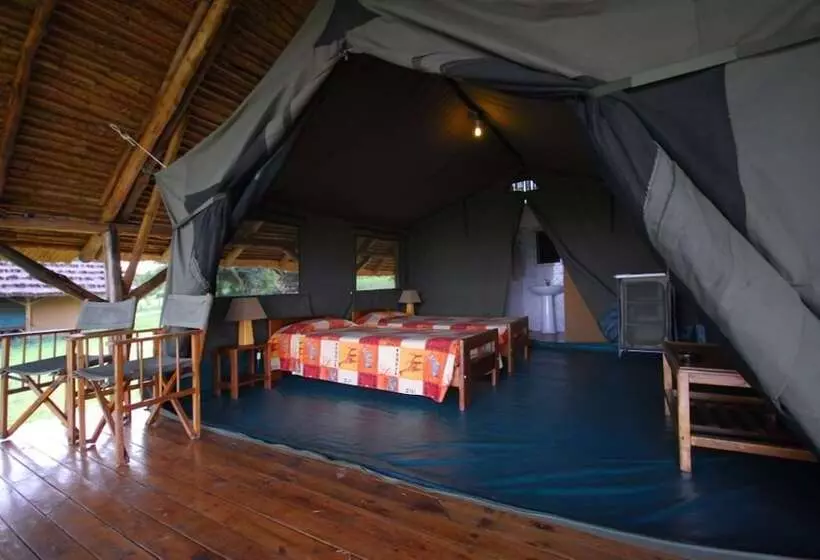 هتل Bwana Tembo Safari Lodge