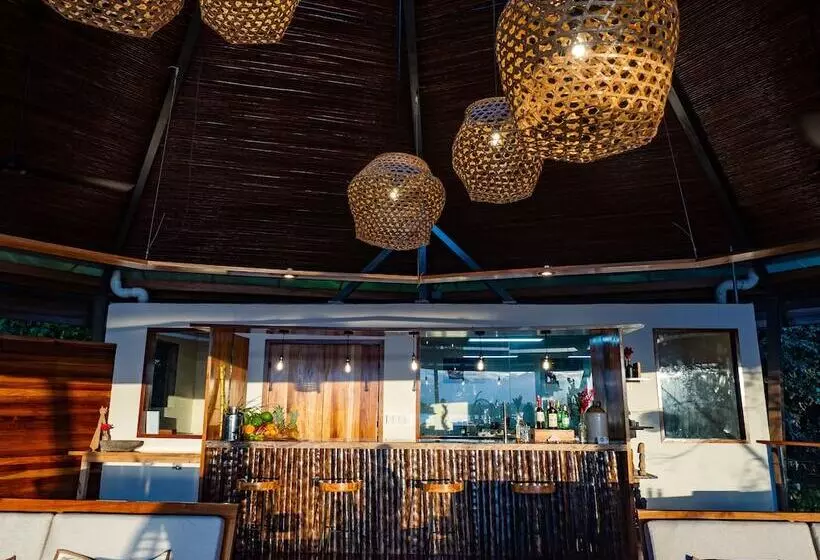 ホテル La Loma Jungle Lodge