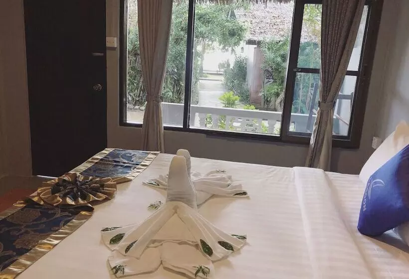 هتل Lagoon Ngapali Beach Lodge