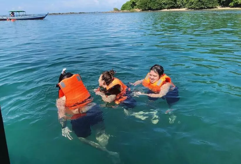 هتل Lagoon Ngapali Beach Lodge