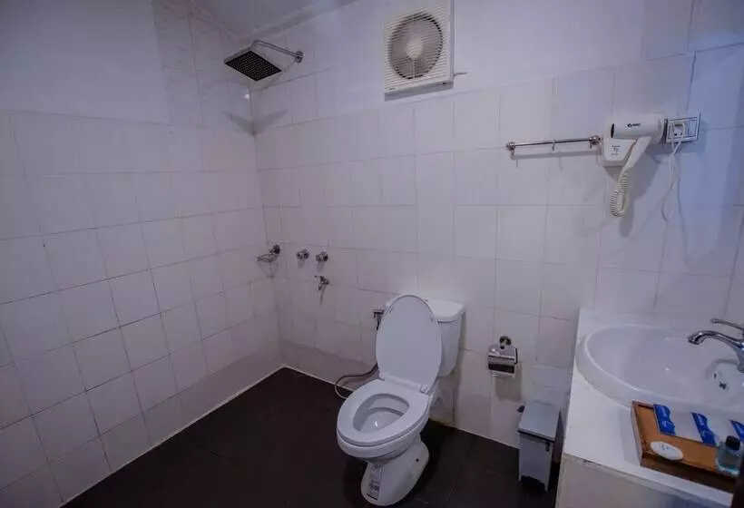 هتل Lagoon Ngapali Beach Lodge