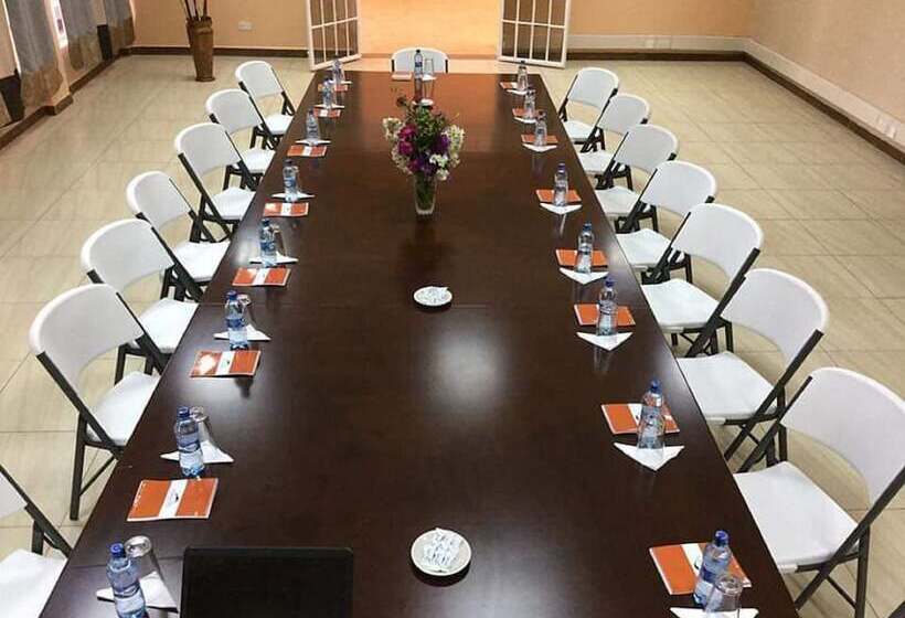 هتل Ol Donyo Sabuk Resort