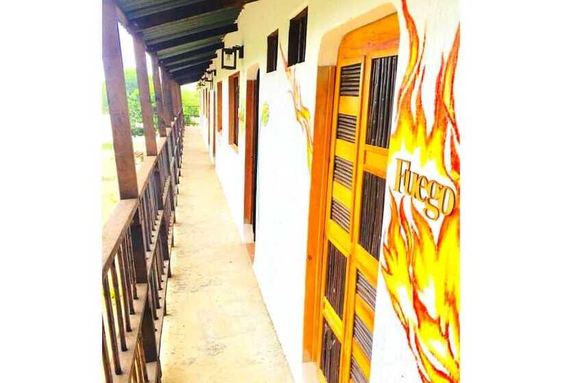 هتل Palomino Hostel By T2l