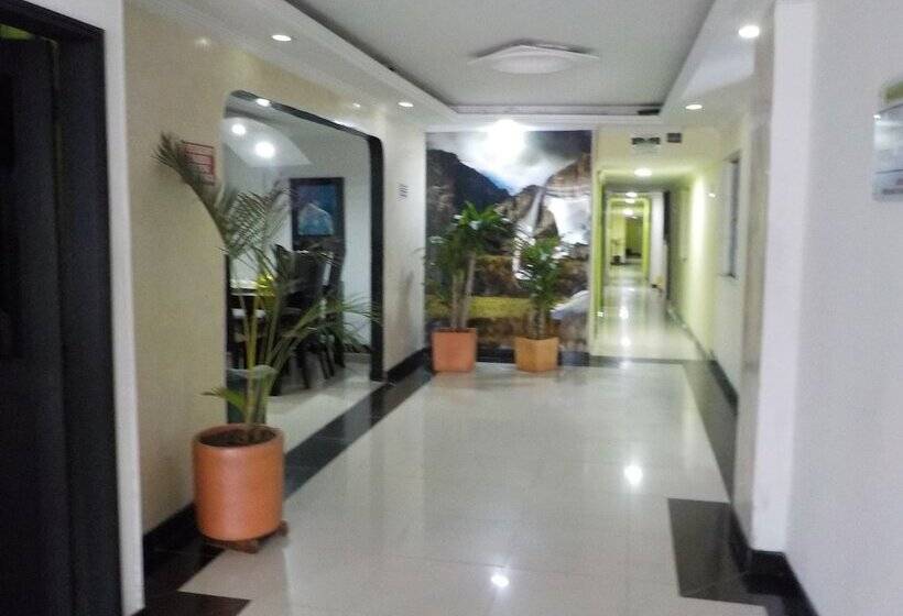 בית מלון כפרי Parkway Inn 58 Street