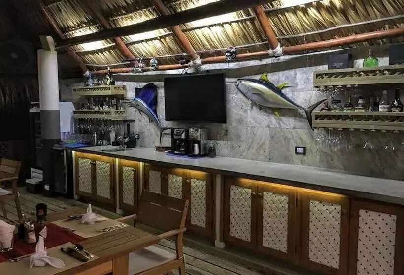 هتل The Hook Lodge