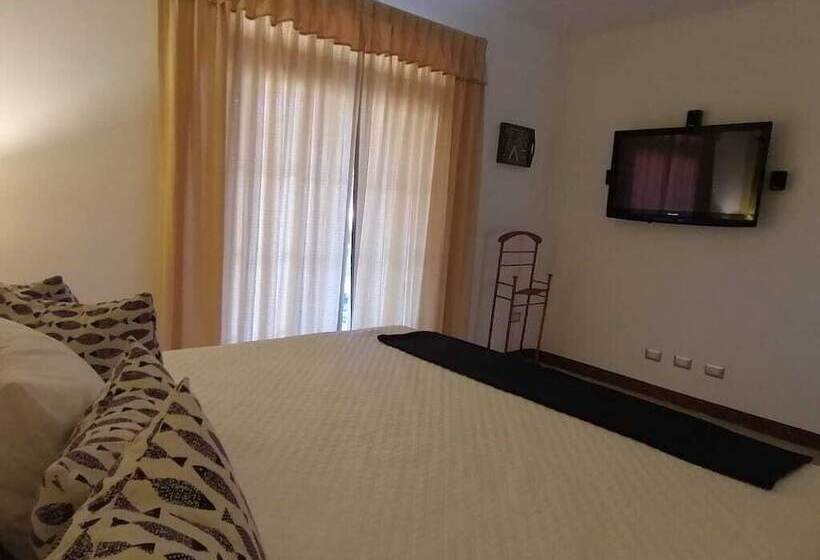 هتل The Hook Lodge