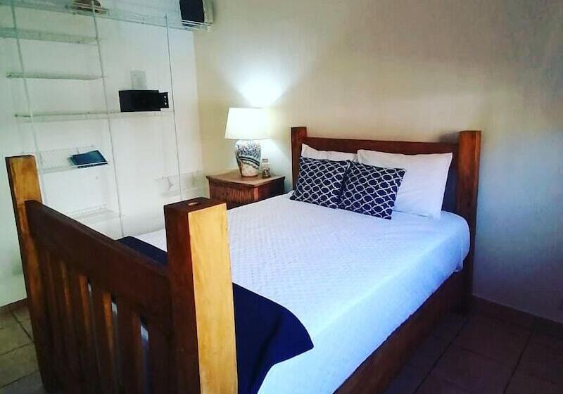 هتل The Hook Lodge