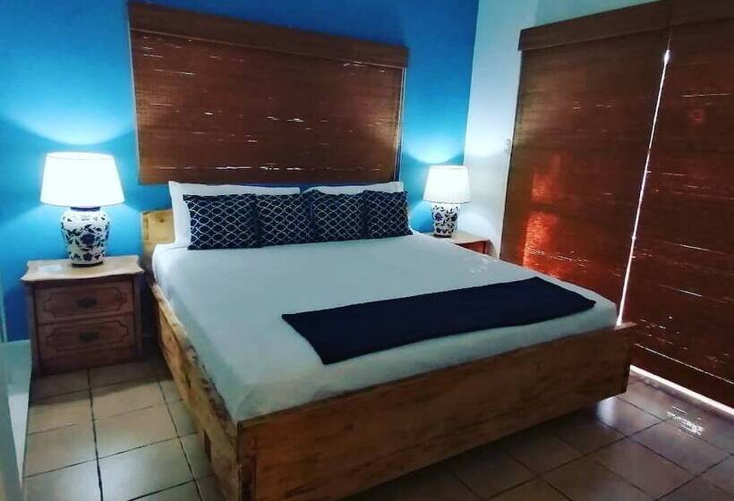 هتل The Hook Lodge