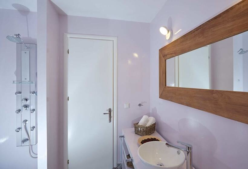 Olivia Sports And Sea