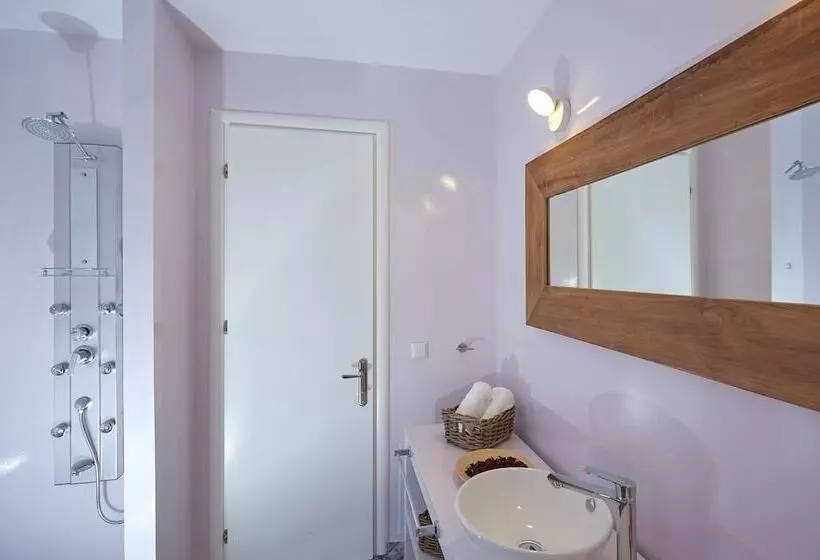 Olivia Sports And Sea