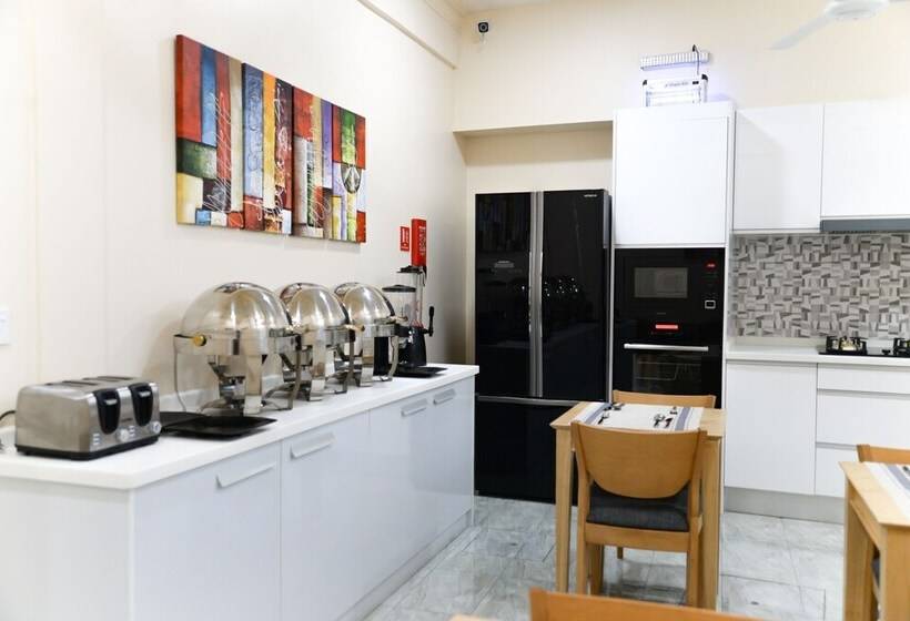 پانسیون Cliff Retreat