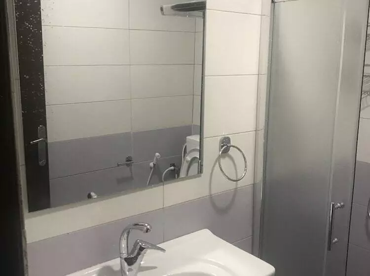 پانسیون Eli Guest House