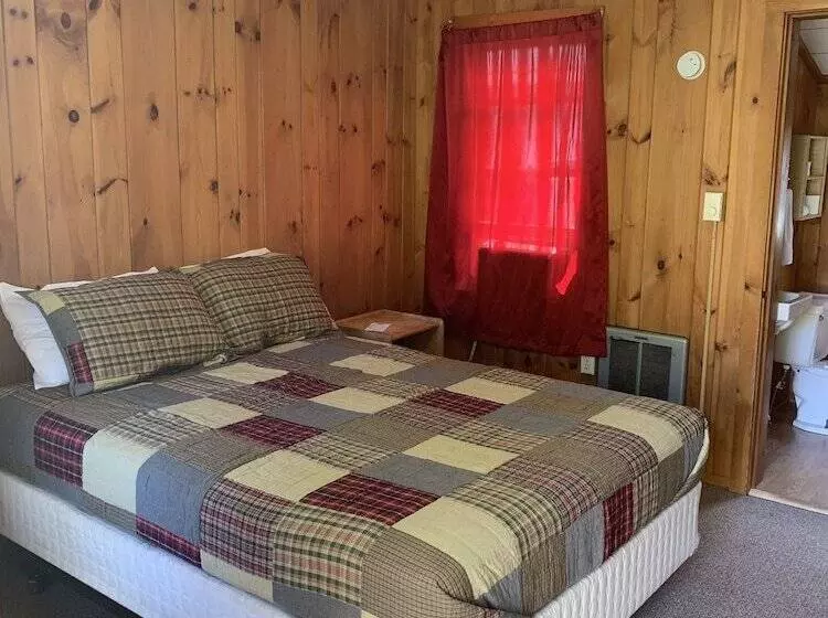 Whippoorwill Motel & Campsites