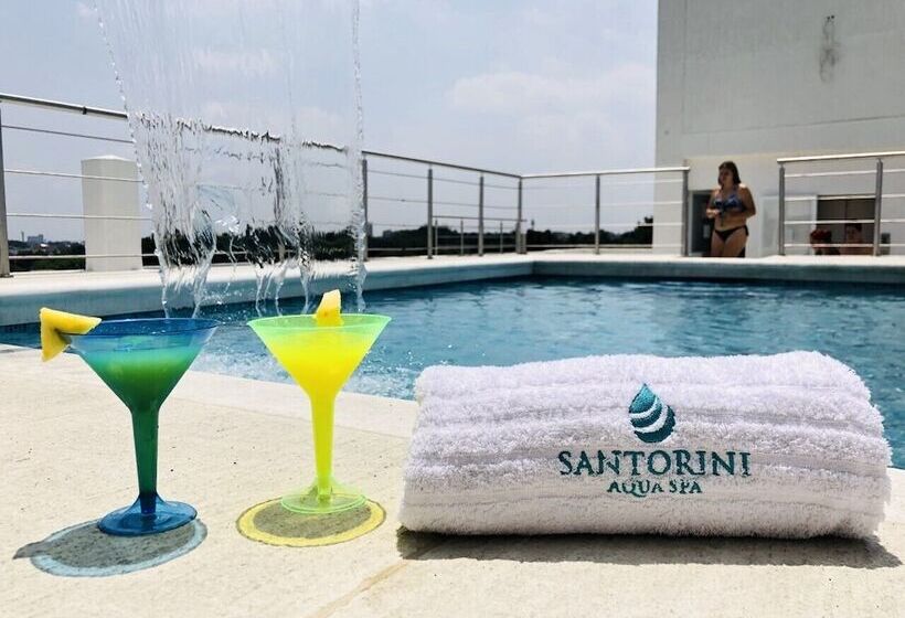 Apartasuites La Flora