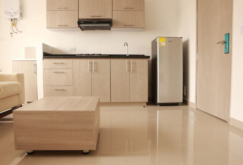 Apartasuites La Flora