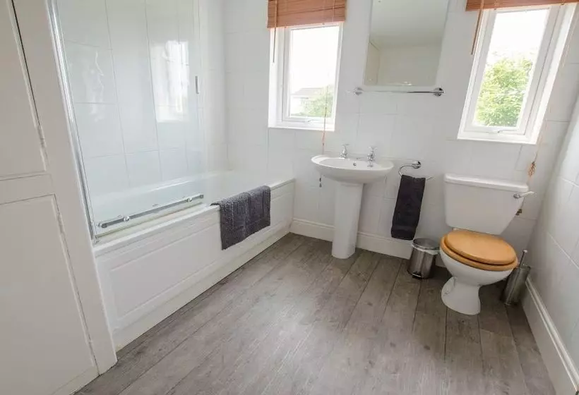 Cloudbreak Braunton 4 Bedroom, Sleeps 8, Dog Friendly