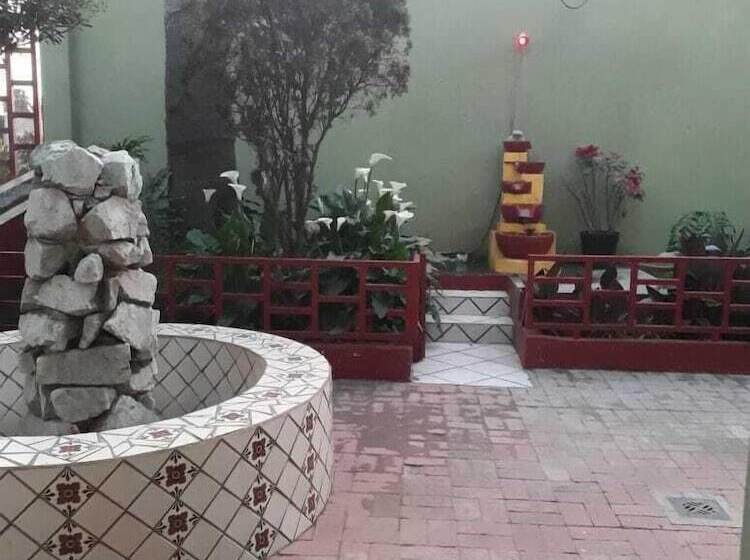 בית מלון כפרי Azteca Inn