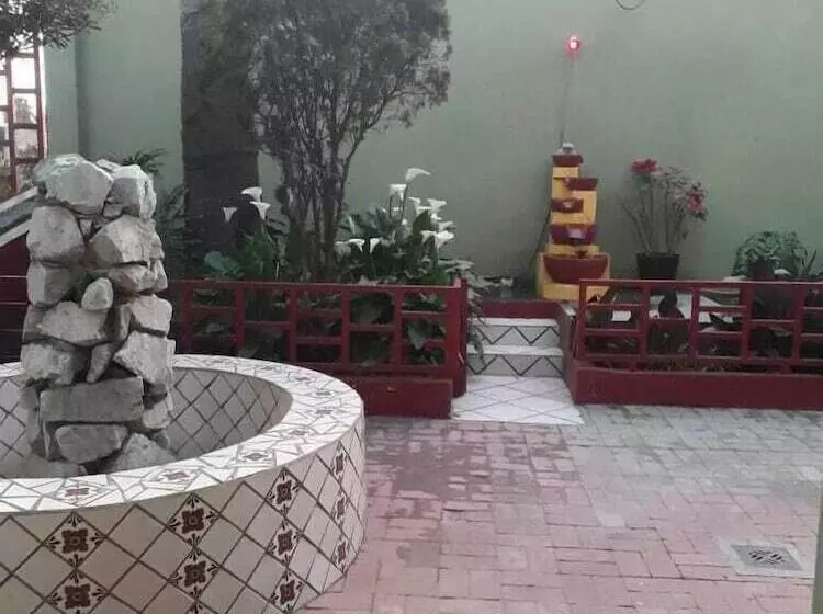 هتل Azteca Inn